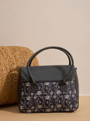 PRIMROSE Floral Pattern Laptop Messenger Bag, Black and White Design, Adjustable Shoulder Strap