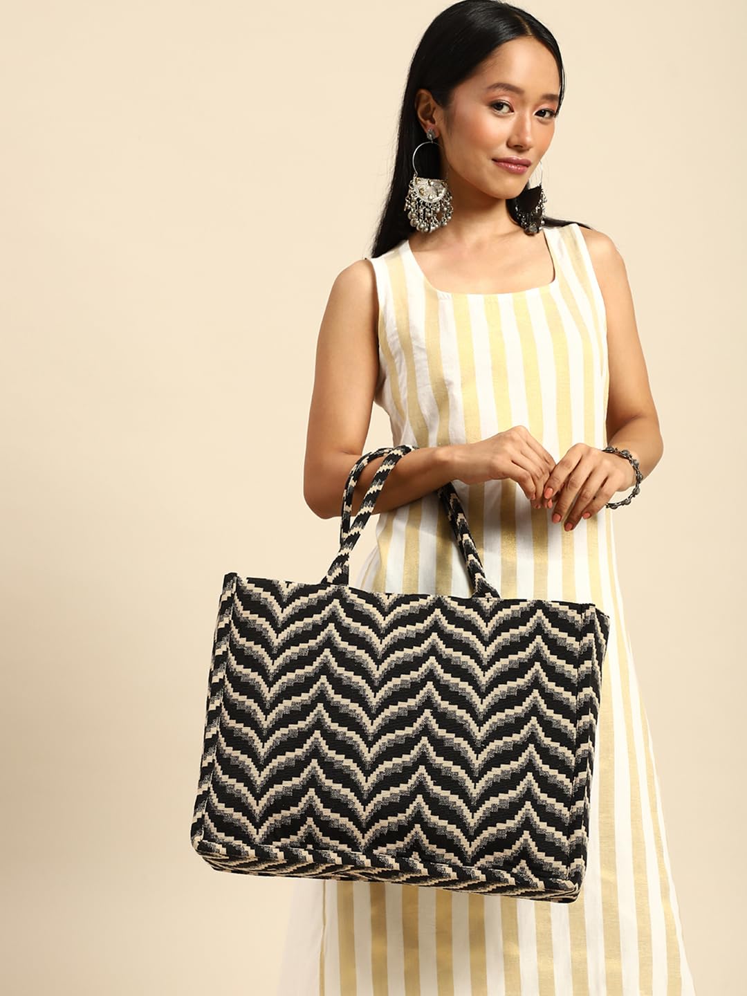PRIMROSE Fashion Canvas Tote Bag, Black and Beige Chevron Pattern, Large Shoulder Handbag