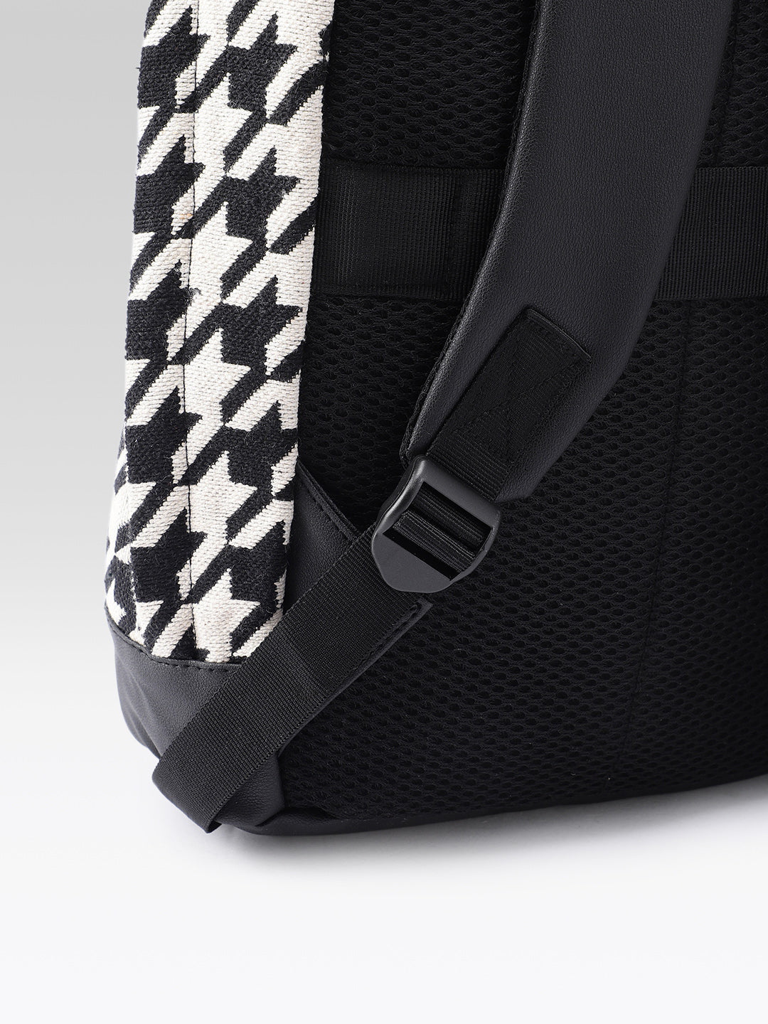 PRIMROSE Houndstooth Backpack, Black and White Pattern